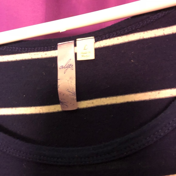 Sweater - Picture 4 of 4